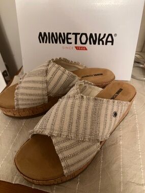 Minnetonka Women's Beige Woven Crossband Cork Wedge Sandals